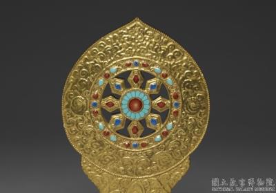 图片[3]-Gilt porcelain monstrance with the Wheel of the Law/ Dharmachakra in fencai painted enamels, Qing dynasty, Jiaqing reign (1796-1820)-China Archive